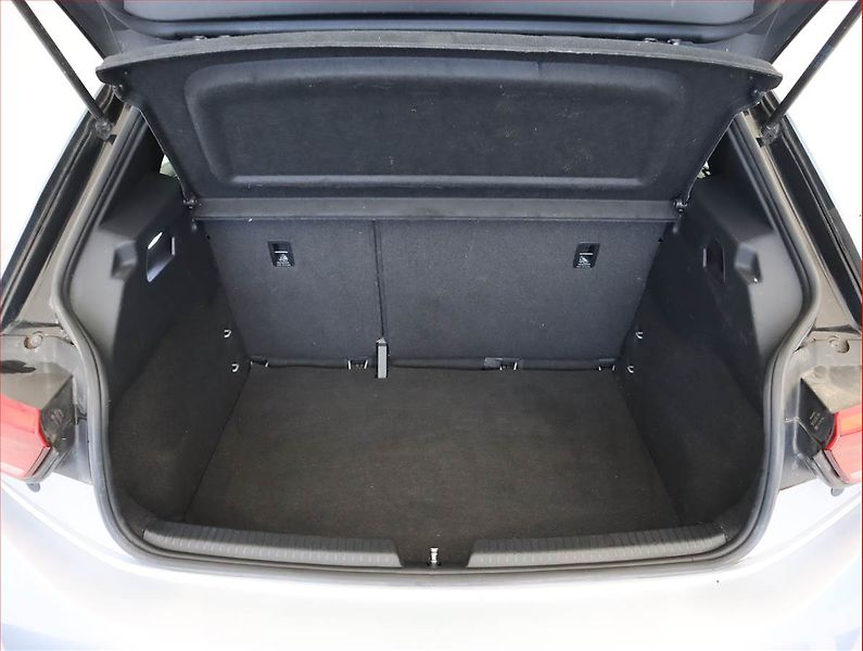 Volkswagen ID.3 (2020) Life 1st (62 kWh), SoH 90% - fotka 14 z 22