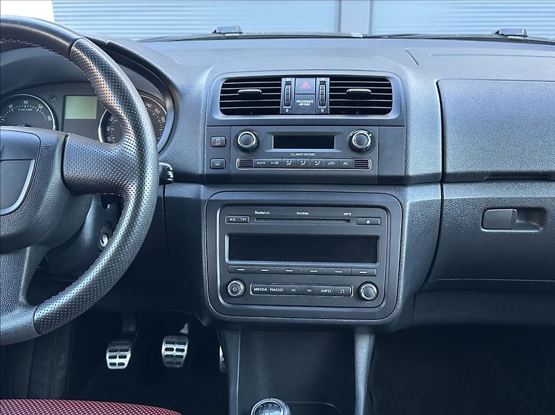 Škoda Fabia 1,2 TSI 105PS  Monte Carlo - fotka 25 z 47