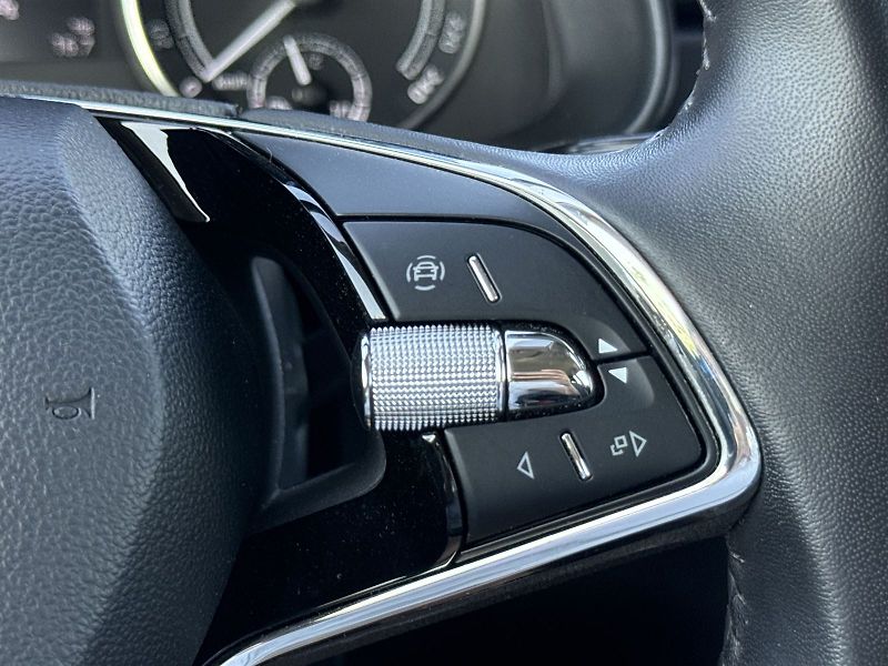 Škoda Kamiq (2023) 1.0 TSI Style - fotka 21 z 30