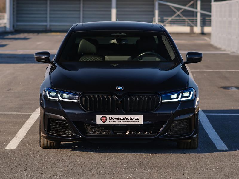BMW Řada 5 M550i xDrive, DPH, SEDAN - fotka 3 z 46