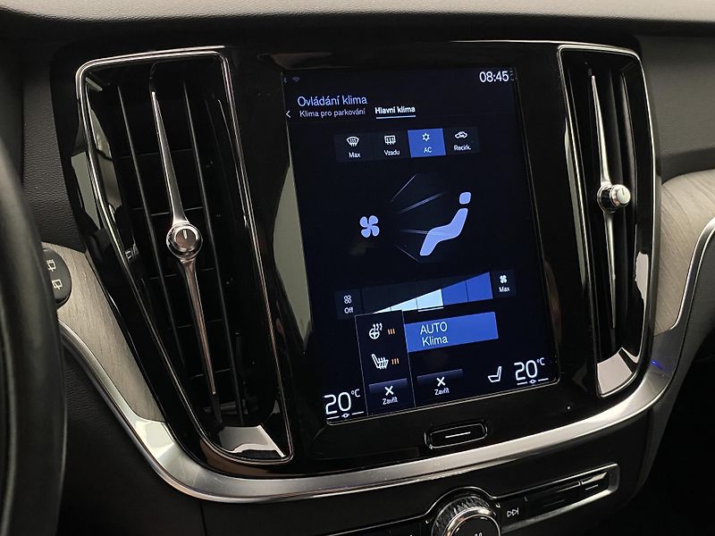Volvo V60 D3 AWD INSCRIPTION REZERVACE - fotka 39 z 42
