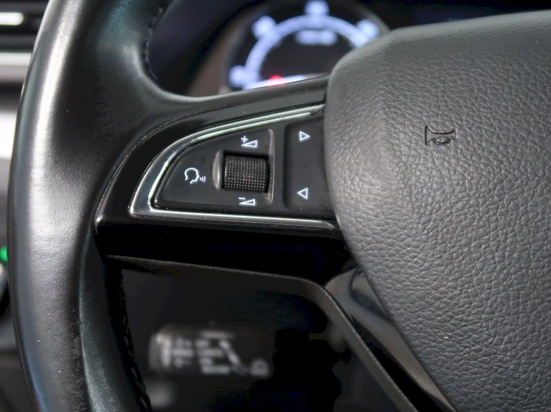 Škoda Superb (2018) STYLE 2.0TDI 140KW DSG CANTON - fotka 20 z 42