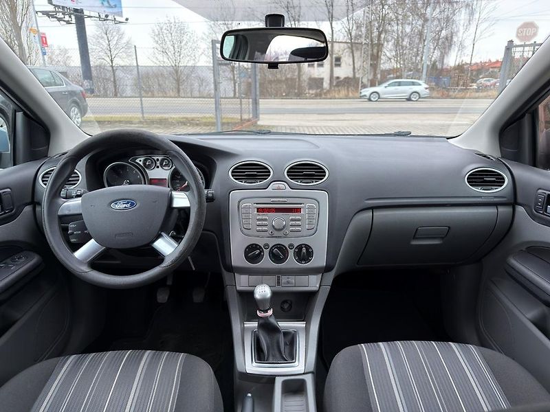 Ford Focus 1.6i 85 kW klima - fotka 8 z 15