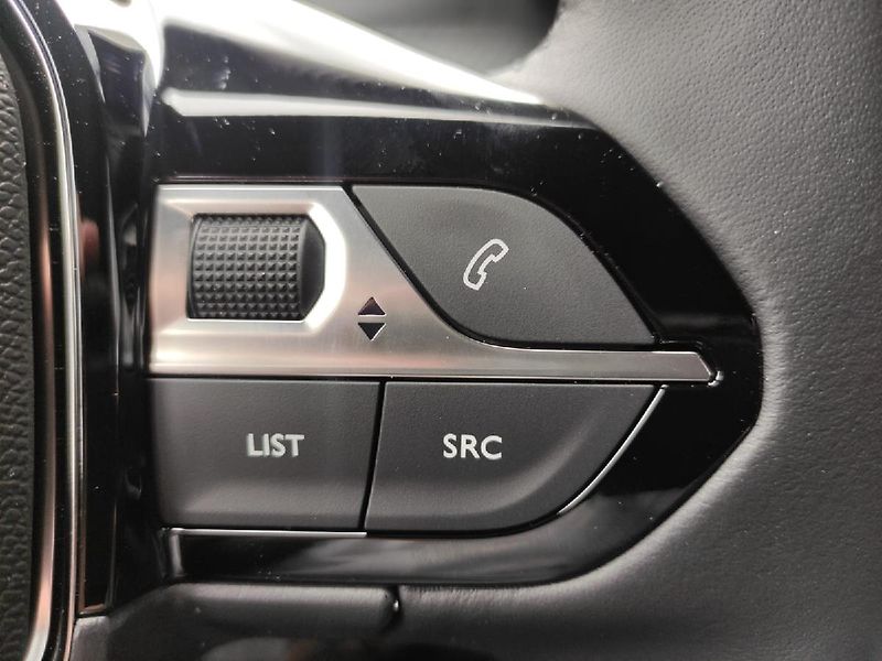 Peugeot 2008 (2026) ALLURE 1.2 100k MAN6  - fotka 22 z 28