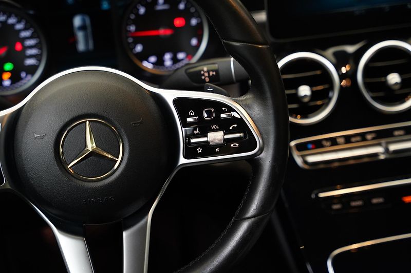 Mercedes-Benz Třídy C - fotka 17 z 28