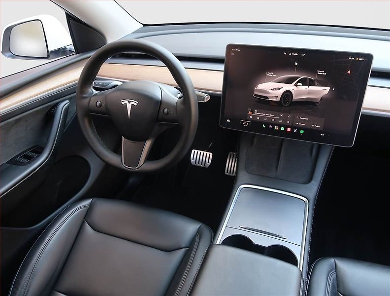 Tesla Model Y (2022) Performance 79kWh, SoH 92% - fotka 7 z 26