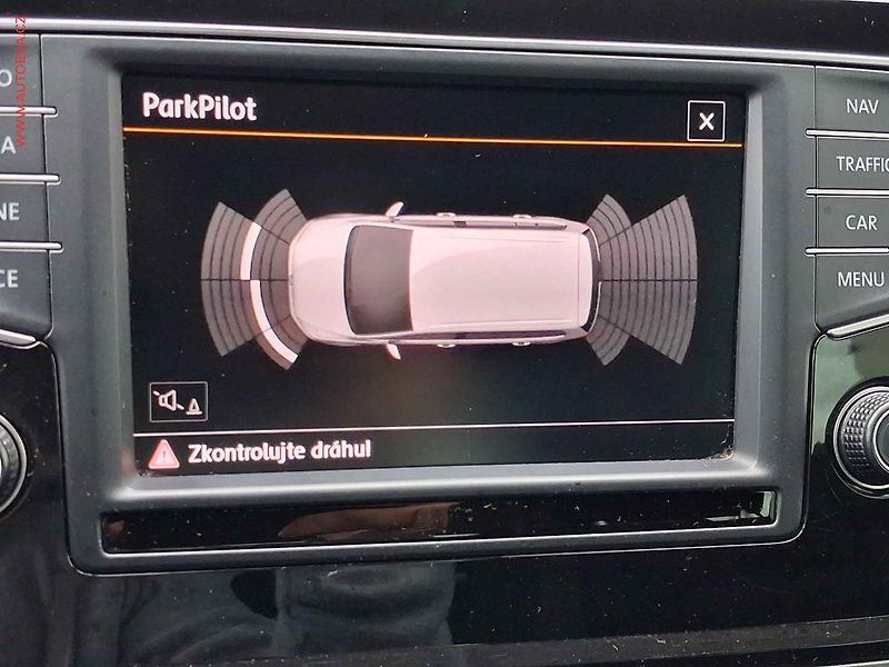 Volkswagen Touran (2016) 1.6TDi, Navi, AC - fotka 17 z 18