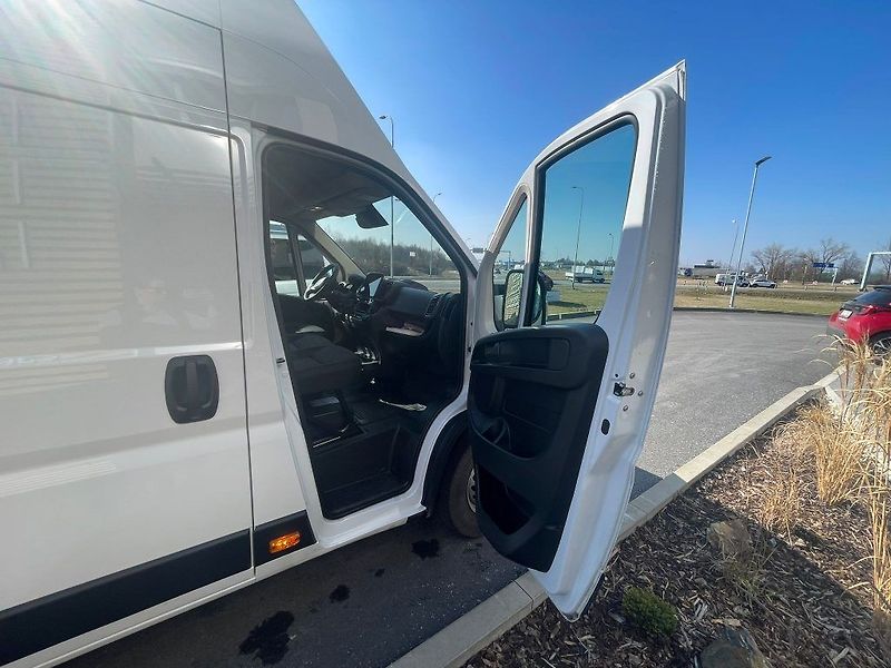 Toyota Proace Max 2.2D L4H3 4D VAN 2.2L 180 6MT - fotka 14 z 26
