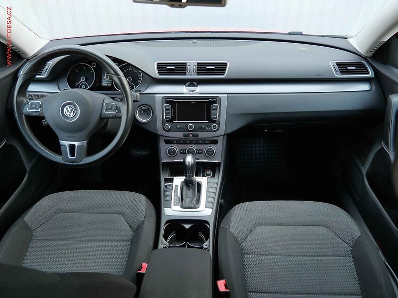 Volkswagen Passat (2013) 2.0 TDi, 1.maj,ČR, DSG - fotka 8 z 20