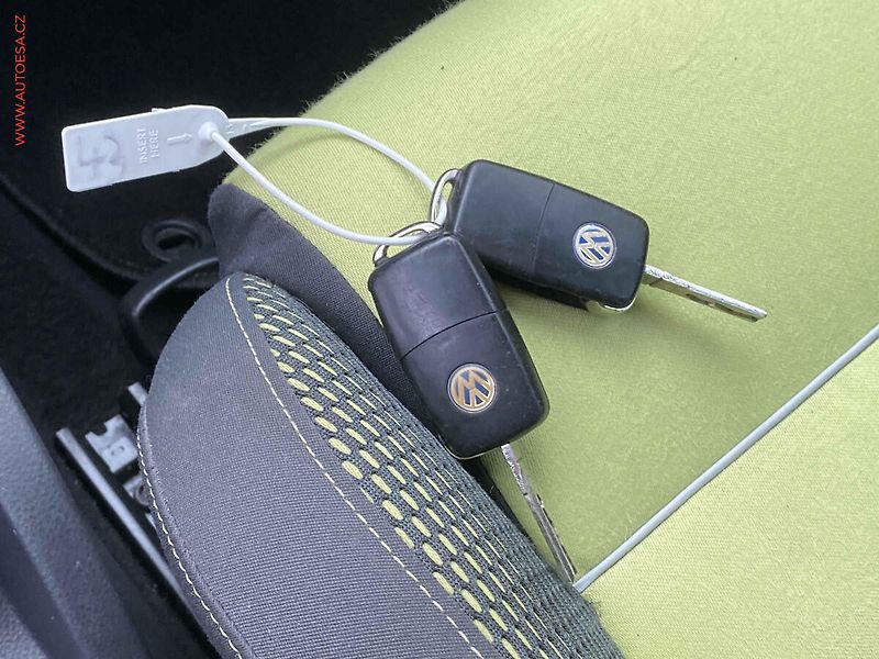 Volkswagen Polo (2008) 1.4i 16v, CROSS - fotka 15 z 15