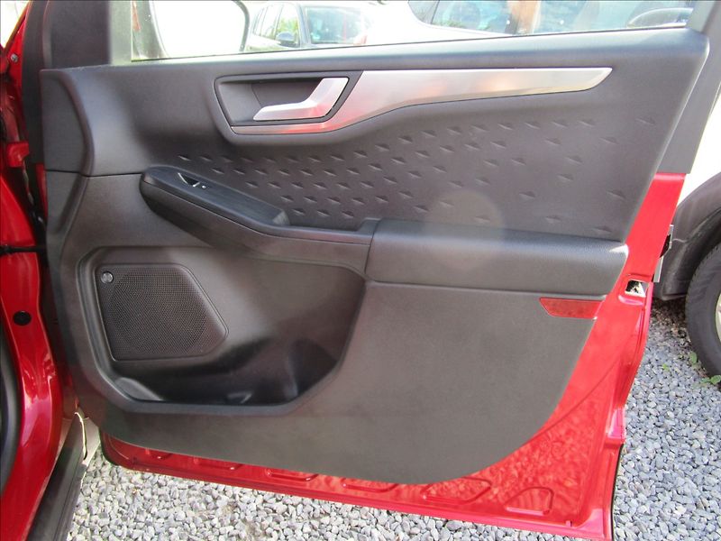 Ford Kuga 2.0 EcoBlue AWD, Titanium, aut - fotka 23 z 44