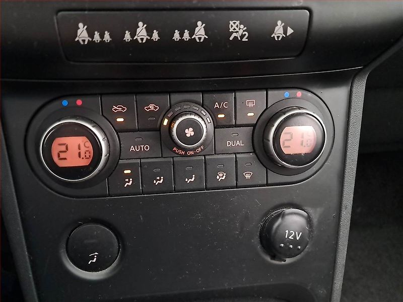 Nissan Qashqai (2009) 1.6, Tempomat - fotka 13 z 16