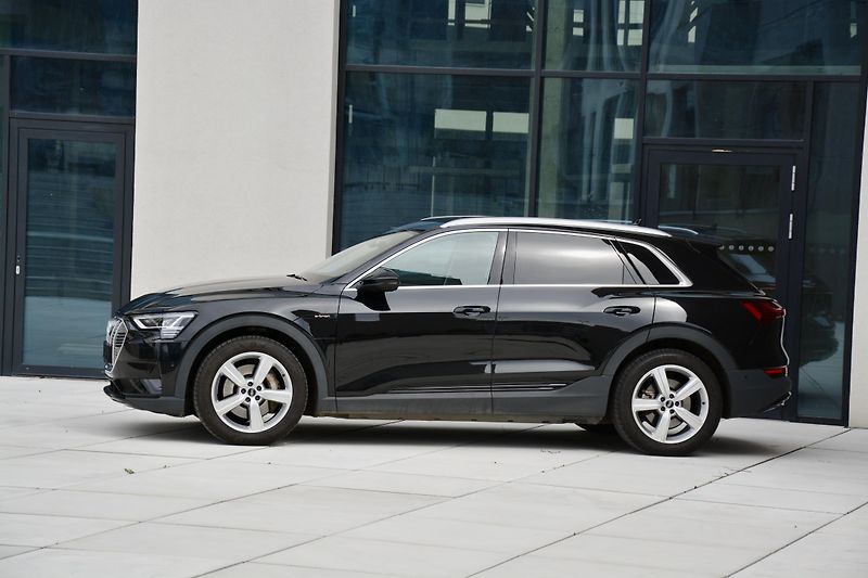 Audi e-tron (2022) 50 QUATTRO BUSSINES 1 Majitel - fotka 51 z 53