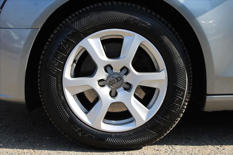 Audi A4 1,8 TFSI  NOVÉ V ČR,4x4 - fotka 25 z 27