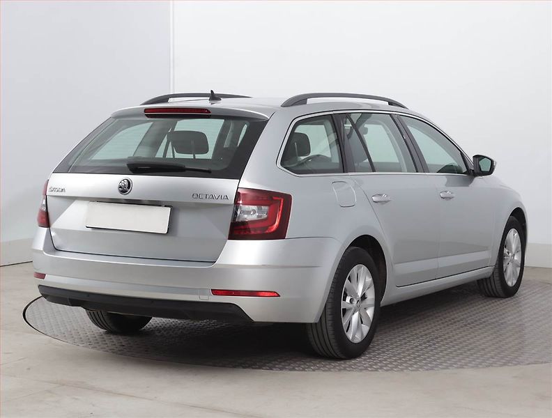 Škoda Octavia (2018) Style 2.0 TDI, Automat, ČR - fotka 5 z 20