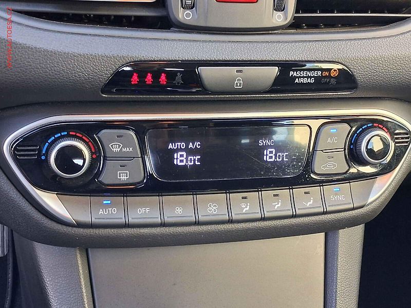 Hyundai i30 (2022) 1.5T-GDi 48V MHEV, ČR, Style - fotka 20 z 20