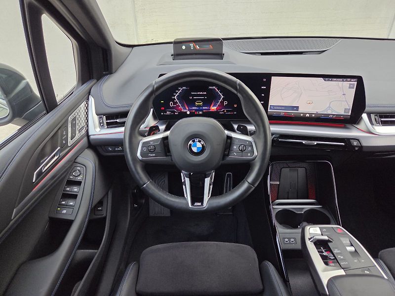 BMW Řada 2 (2024) 218i Active Tourer M Sport - fotka 14 z 16