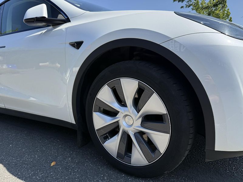 Tesla Model Y (2024) RWD | ČR | 1. maj. | ZÁRUKA - fotka 15 z 23