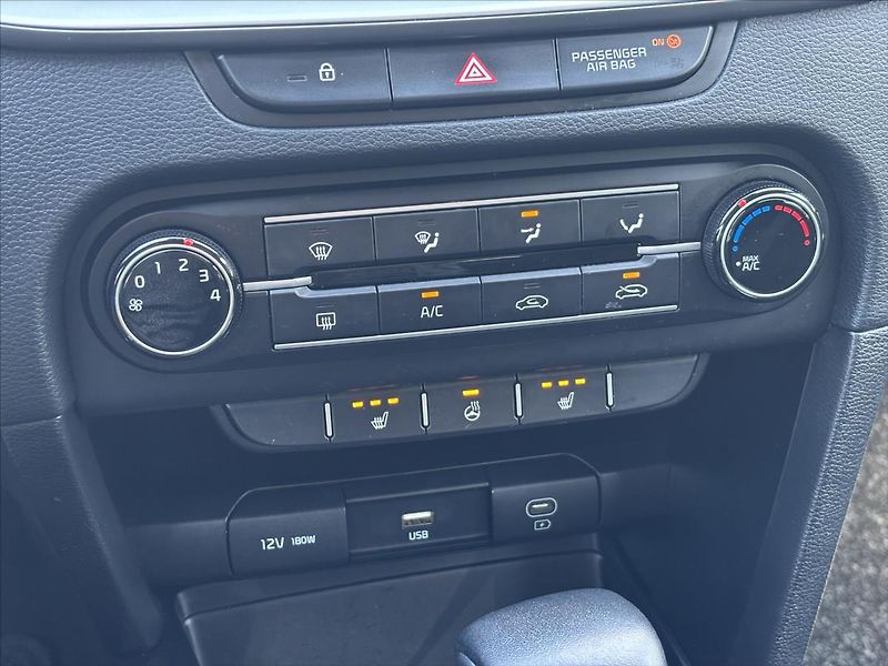 Kia Ceed 1,5 TGDi AT Spin ZÁRUKA KAMERA - fotka 22 z 40