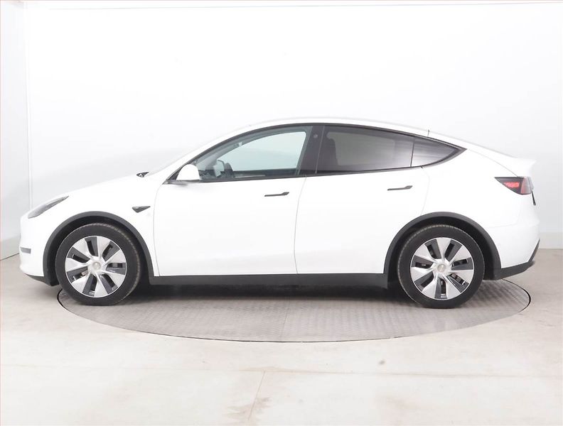 Tesla Model Y (2022) Long Range AWD 79kWh, SoH 89% - fotka 3 z 22