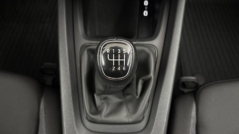 Škoda Octavia 2.0 TDI Active - fotka 22 z 24