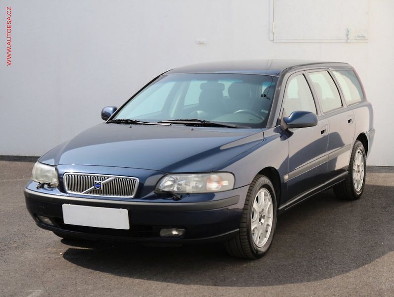 Volvo V70 (2005) 2.4 D - fotka 3 z 3
