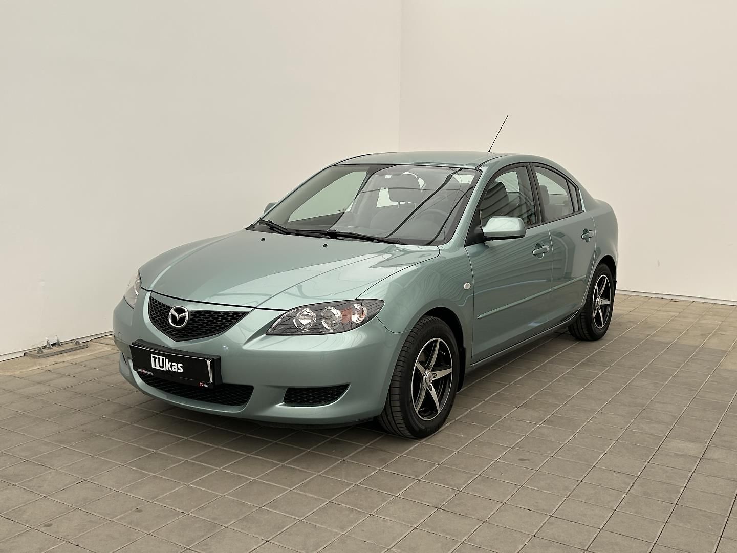 Mazda 3 1.6 i .