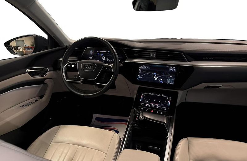 Audi Q8 e-tron 50 Q Vzduch. odpružení Kam Taž - fotka 12 z 25