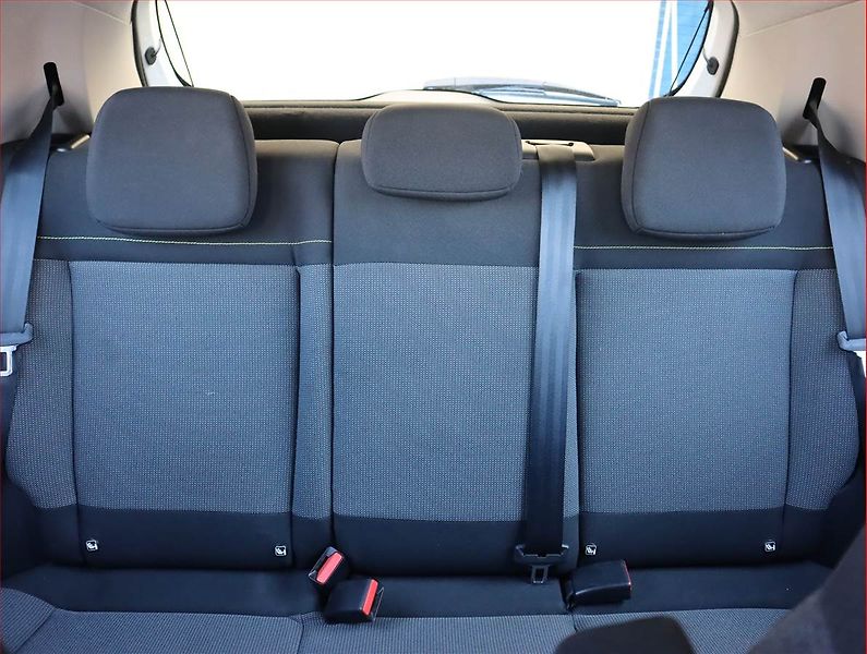 Citroën C3 (2023) 1.2 PureTech, Tempomat - fotka 10 z 19