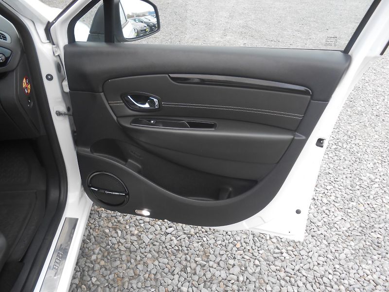 Renault Grand Scénic 2.0DCi, KAMERA,BOSSE - fotka 17 z 41