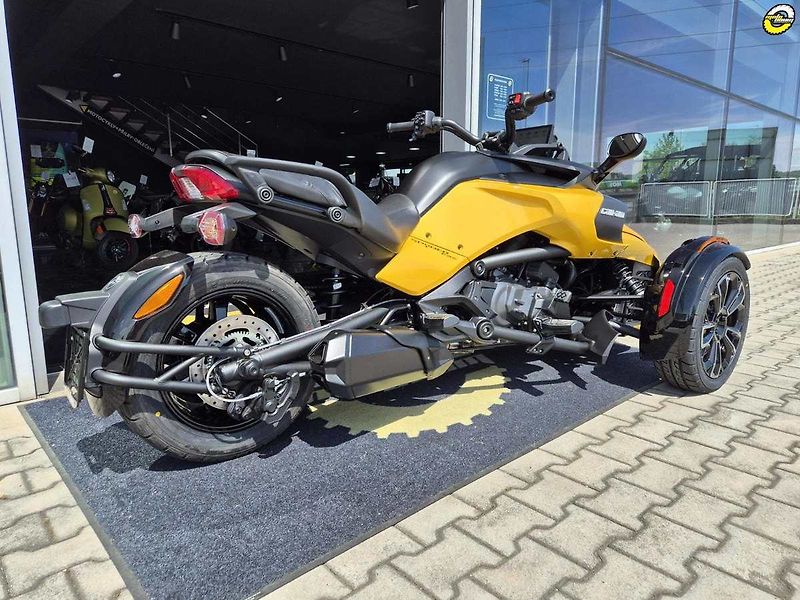 Can-Am Spyder F3-S (2026) MY2026 - fotka 4 z 20