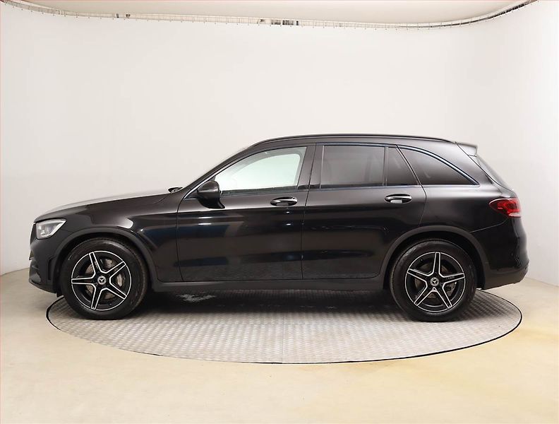 Mercedes-Benz GLC (2020) AMG line 300 d 4MATIC - fotka 3 z 25