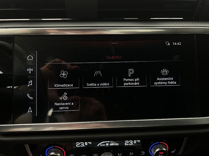 Audi Q3 35 TFSI AUT CZ - fotka 31 z 42