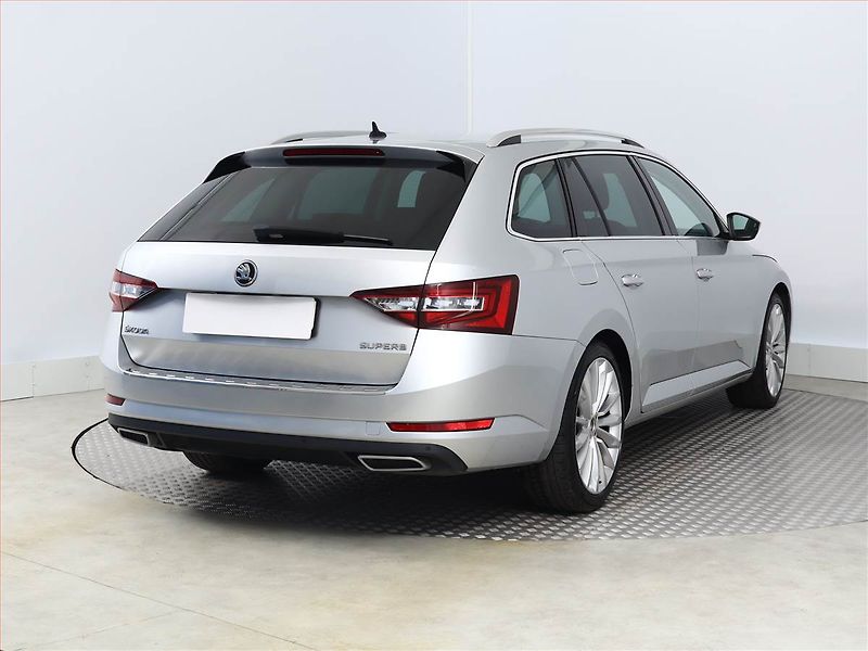 Škoda Superb (2015) Ambition 2.0 TDI, Automat - fotka 5 z 19