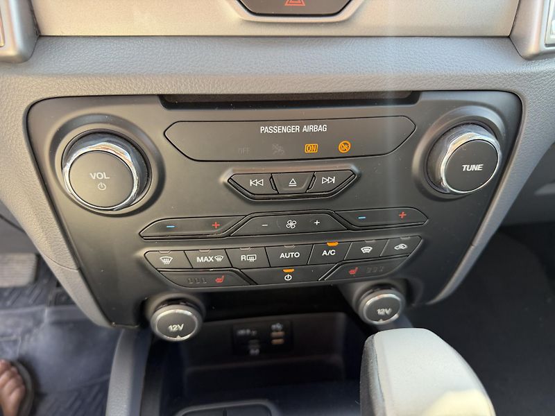 Ford Ranger 3.2 LIMITED, Tažné, kamera - fotka 14 z 18