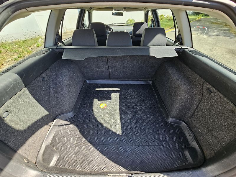 Škoda Octavia (2009) 1.9TDI TOUR TAŽNÉ KLIMA - fotka 16 z 20