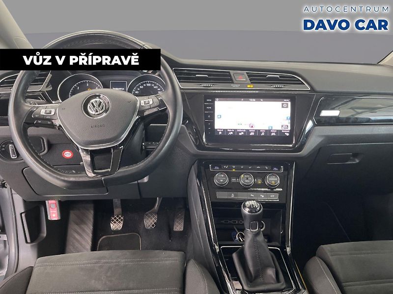 Volkswagen Touran 2.0 TDI 110kW Highline 7-Míst - fotka 8 z 12