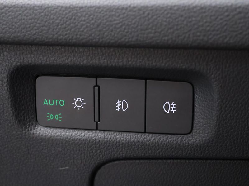 Škoda Octavia 1,4 TSI iV 150 kW DSG Ambition - fotka 15 z 31