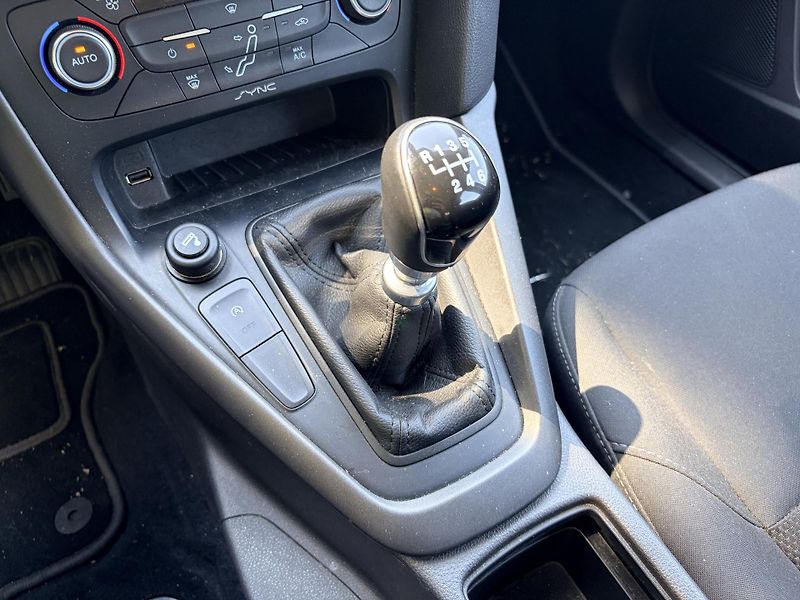 Ford Focus 1.0 EcoBoost   - fotka 15 z 29
