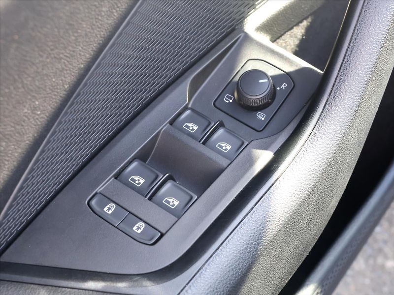 Škoda Octavia 2,0 TDI DSG Style Sport DPH - fotka 15 z 33
