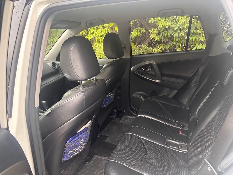 Toyota RAV4 (2013) - fotka 7 z 8