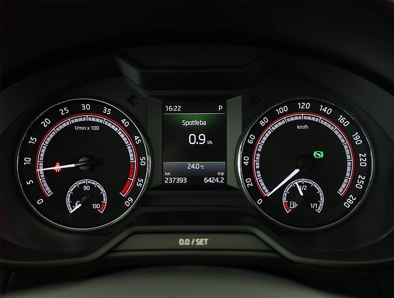 Škoda Octavia (2017) RS 2.0 TDI 4x4 DSG, 4X4 - fotka 9 z 21