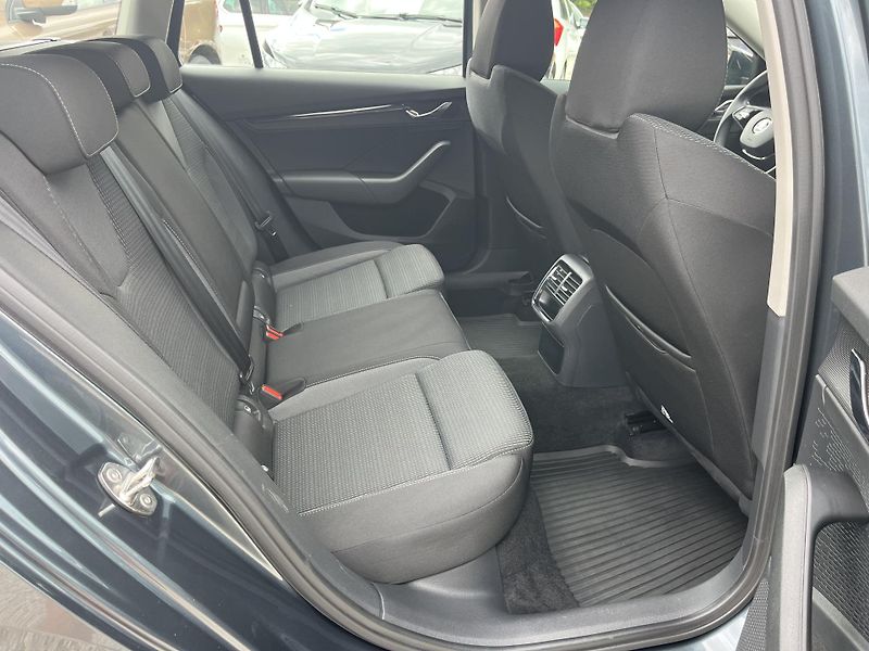 Škoda Octavia (2021) 1.5Tsi 110Kw Virtual cocpit - fotka 14 z 20
