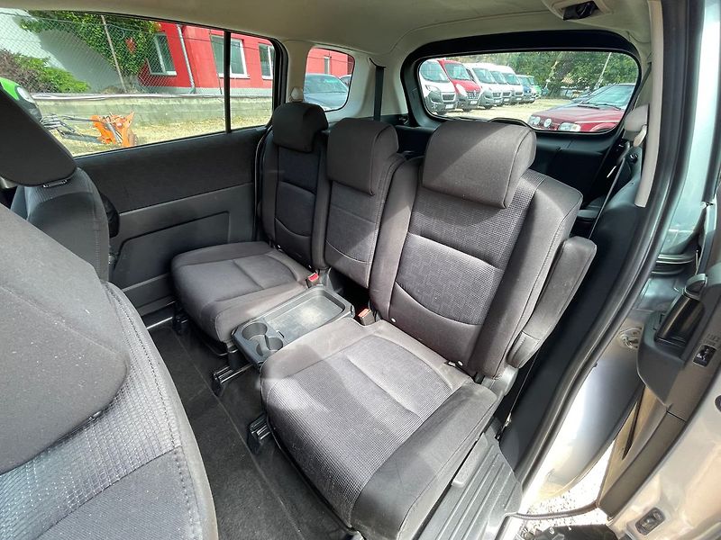 Mazda 5 2.0MZR-CD *105KW*7.MÍST*EL.DVE - fotka 17 z 36