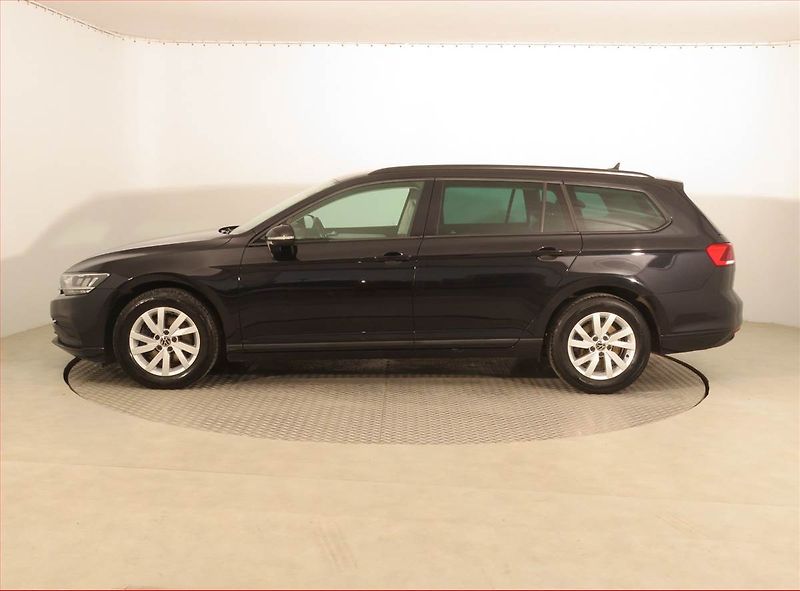 Volkswagen Passat (2020) Comfortline 2.0 TDI, Automat - fotka 3 z 17