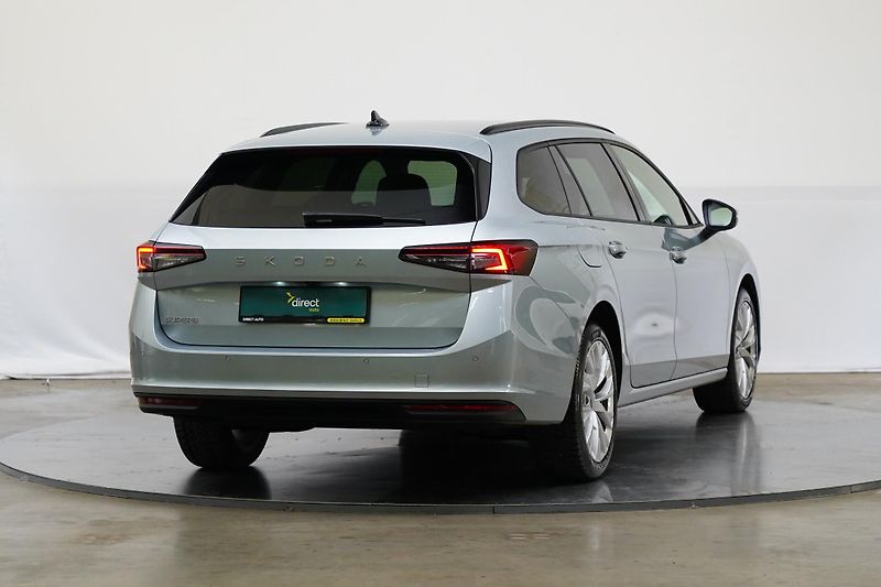 Škoda Superb - fotka 2 z 26