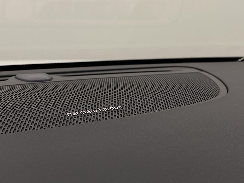 Volvo V60 B4 DARK PLUS AUT  - fotka 30 z 59