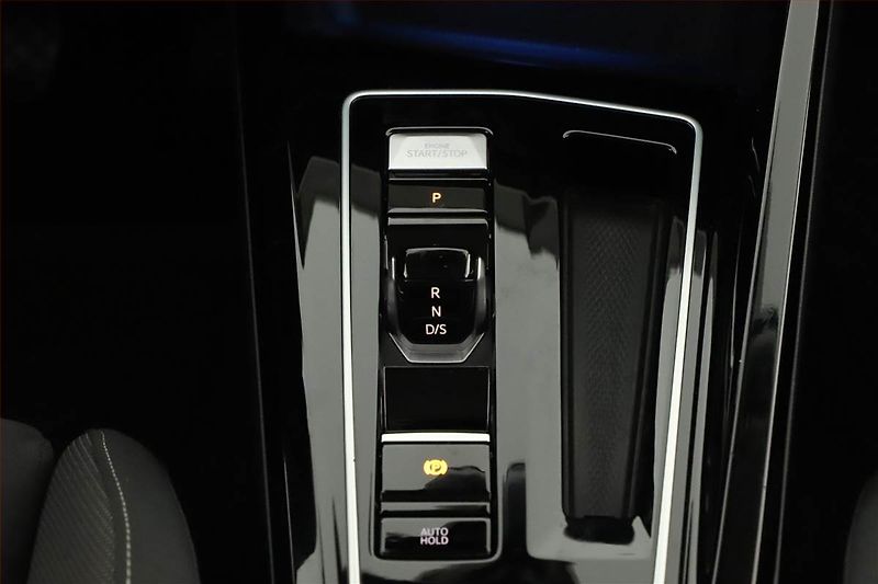 Volkswagen Golf (2023) Style 1.5 TSI - fotka 11 z 20
