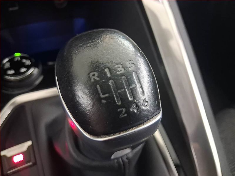Peugeot 3008 (2017) 1.2 PureTech, Serv.kniha, Navi - fotka 13 z 21