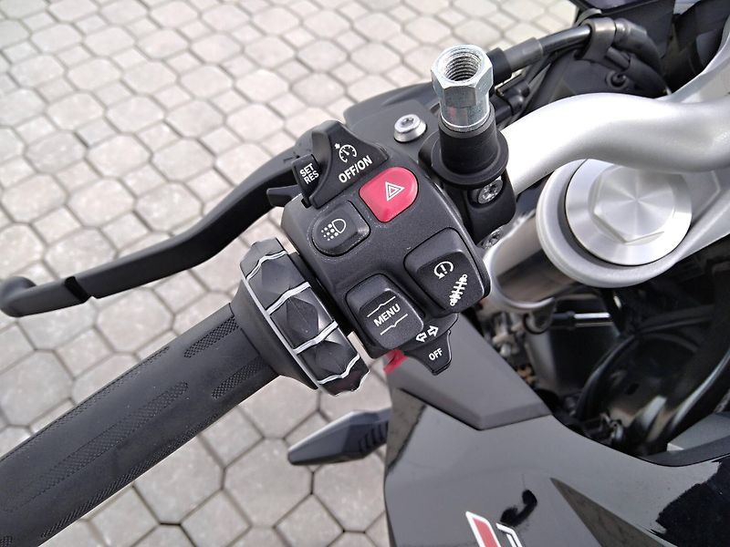 BMW F900R - fotka 8 z 16